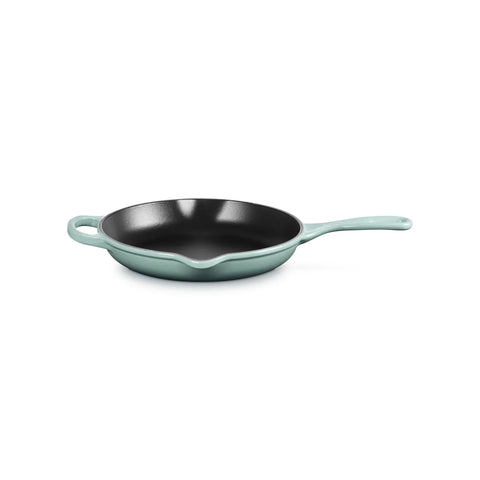 Le Creuset Signature Skillet, 9"