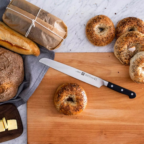 Zwilling Pro Bread Knife with Z15 Serration, 9"