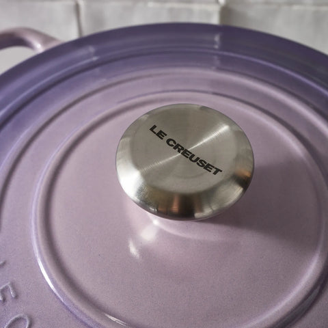 Le Creuset Signature Round Dutch Oven, 5.5 Qt.