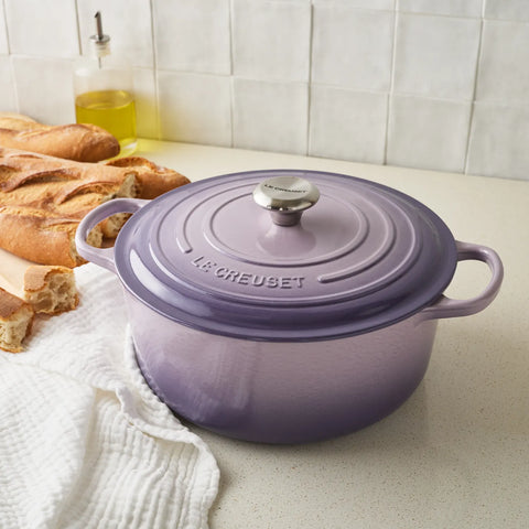 Le Creuset Signature Round Dutch Oven, 7.25 qt.