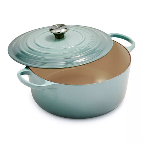 Le Creuset Signature Round Dutch Oven, 7.25 qt.