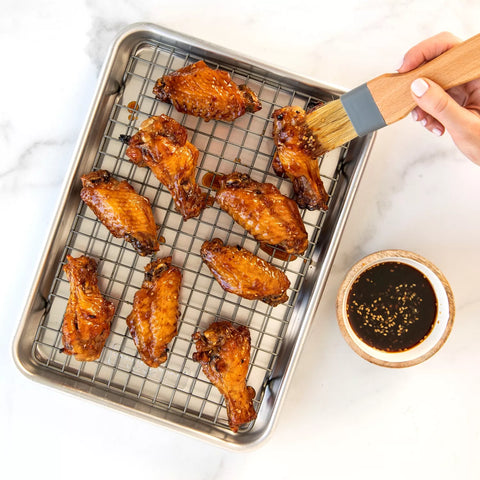 Nordic Ware Naturals Quarter Sheet with Oven-Safe Nonstick Grid