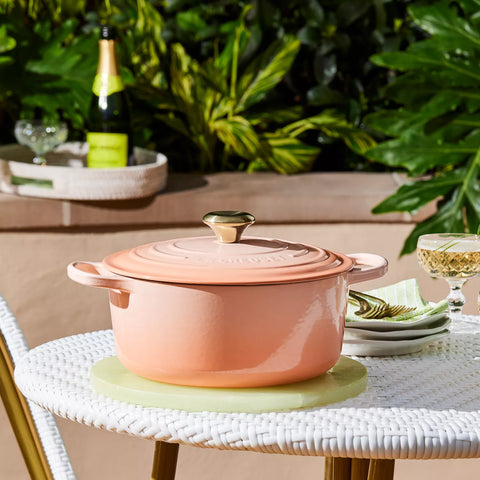 Le Creuset Signature Round Dutch Oven, 5.5 Qt.