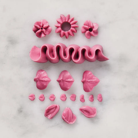 Sur La Table 60-Piece Decorating Tip Set